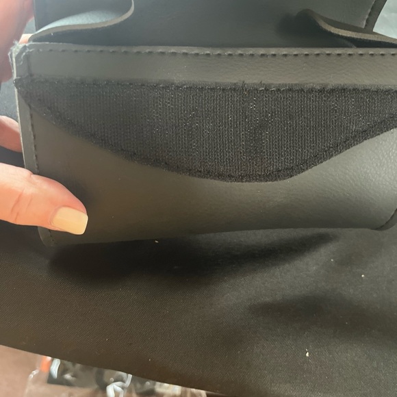 Motorcycle Leather Windshield Bag - Picture 8 of 10